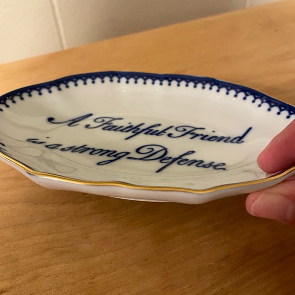 Beautiful porcelain antique style trinket dish - Picture 3 of 5